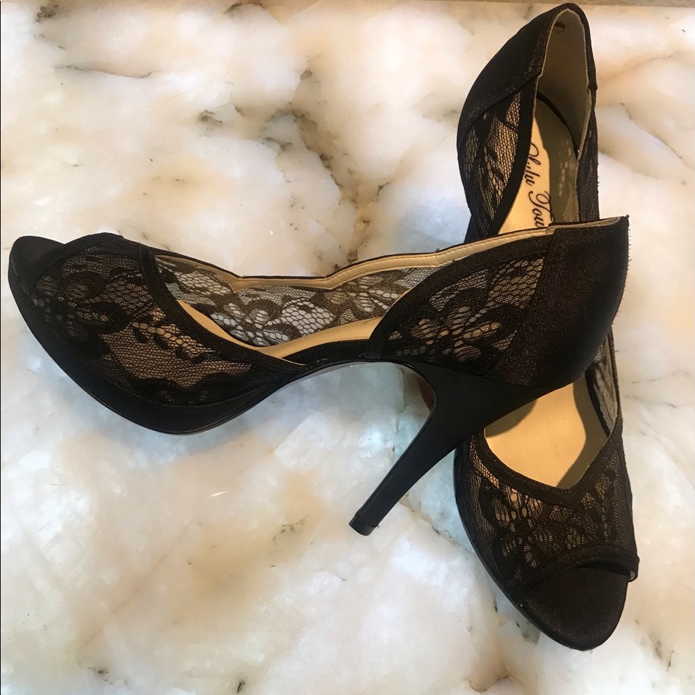 Lulu Townsend Peep Toe Pump